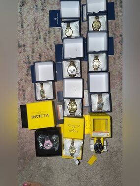 Invicta Watch Lot Collection w/men and women